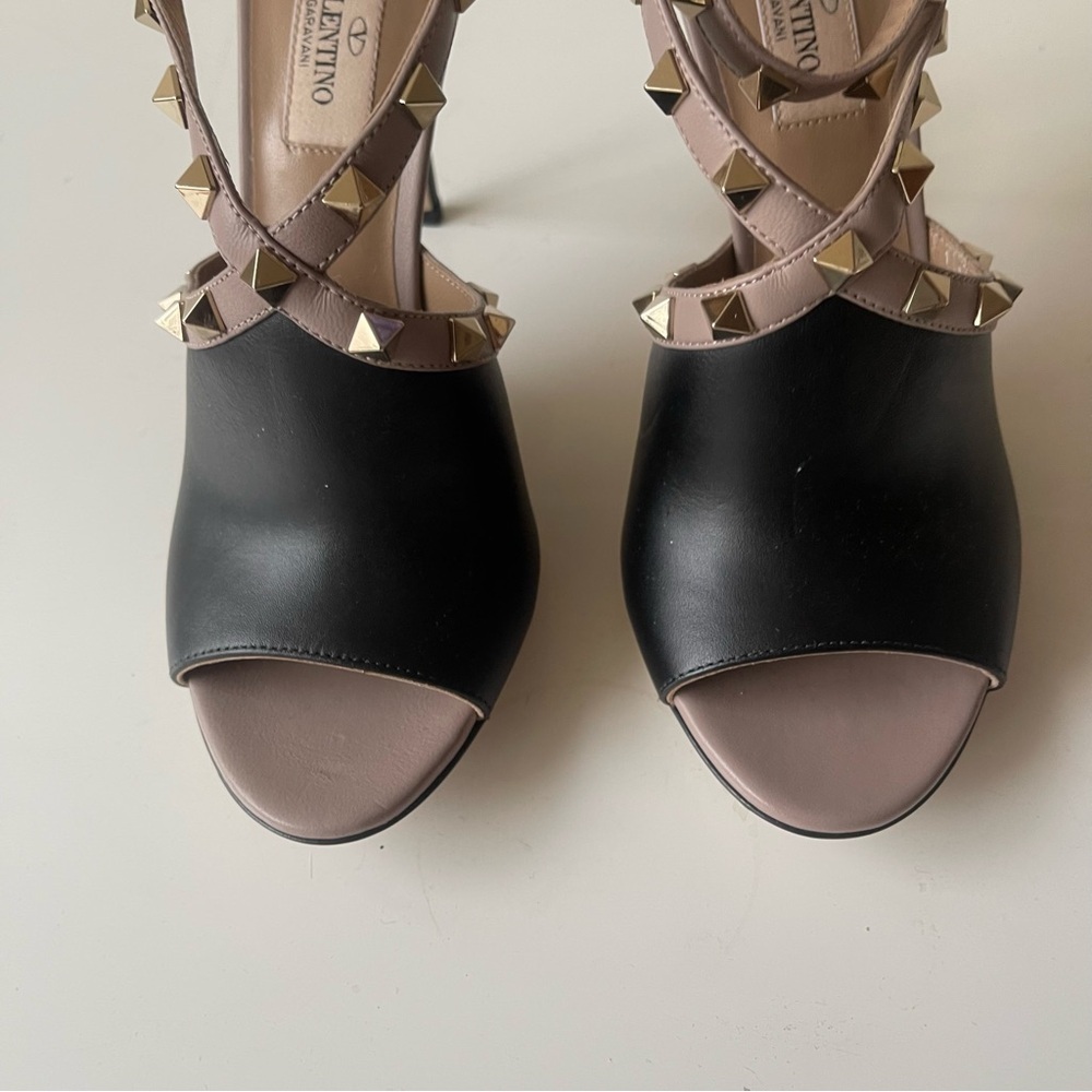 VALENTINO  Garavani Rockstud Ankle Strap Sandals Black Poudre Leather 36.5‎ Box - Picture 11 of 12